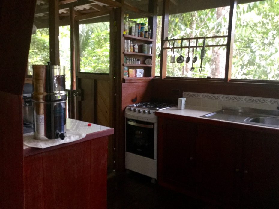 off-grid living rental in belize