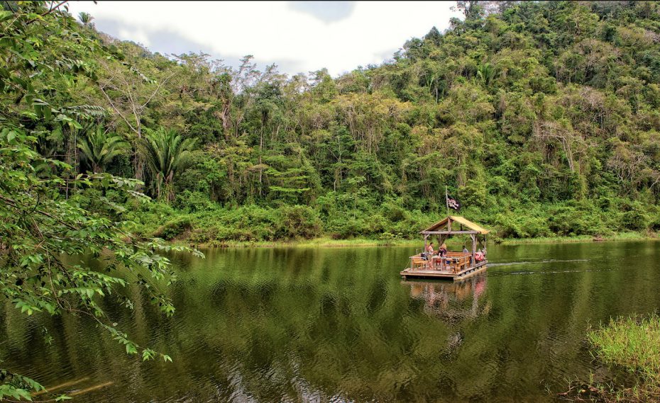 tour the macal river in belize
